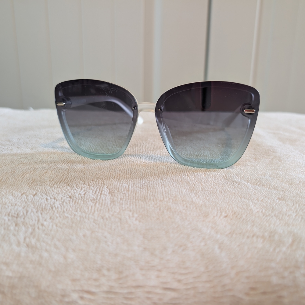 Vince Camuto Rimless Cateye Sunglasses